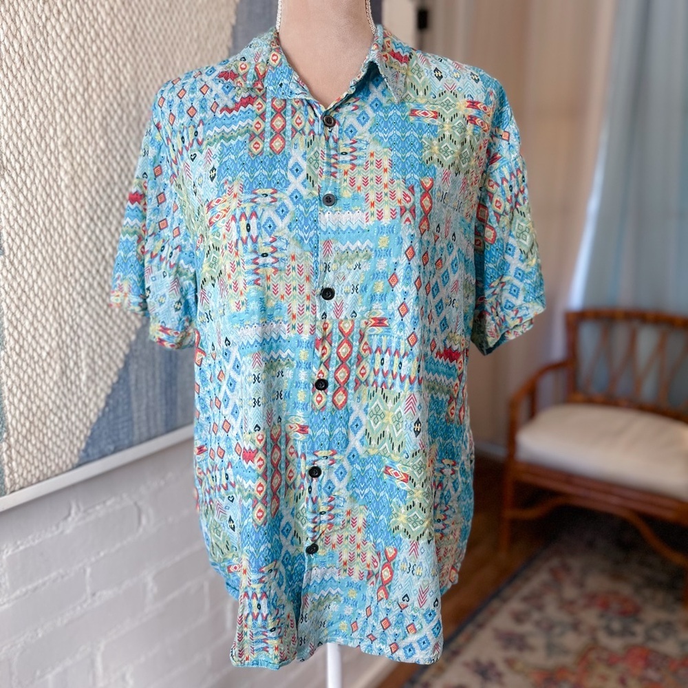 Vatpave Blue Yellow and Red Geometric Button Up Shirt